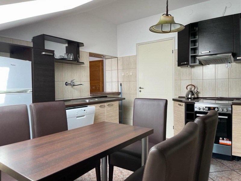 W pełni wyposażona kuchnia w apartamencie